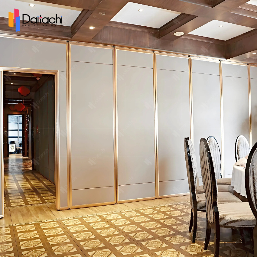 Light beige <a href=https://www.daitachipartitionwall.com/Movable-Partition-Wall.html target='_blank'>Movable Partition Wall</a>s in a restaurant