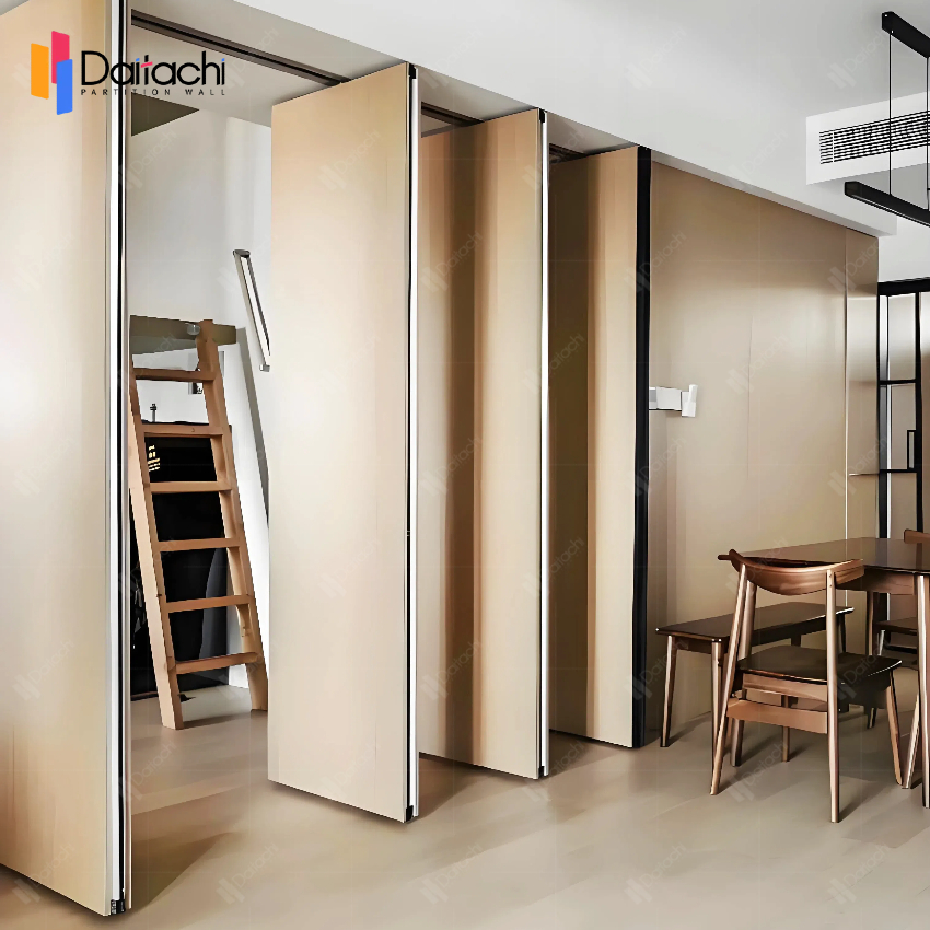 Light-colored, manually movable partition walls for leisure areas