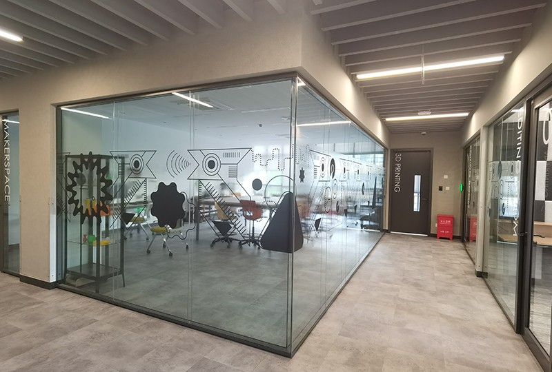 Glass partition walls manufacturers