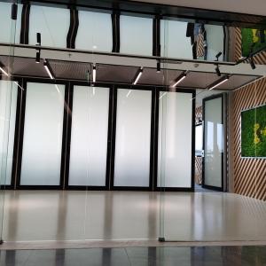 Glass Semi automatic operable partition wall