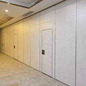 Partition wall with door